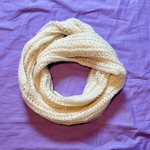 Rue21| Vintage 2000s Cream Infinity Scarf| OS